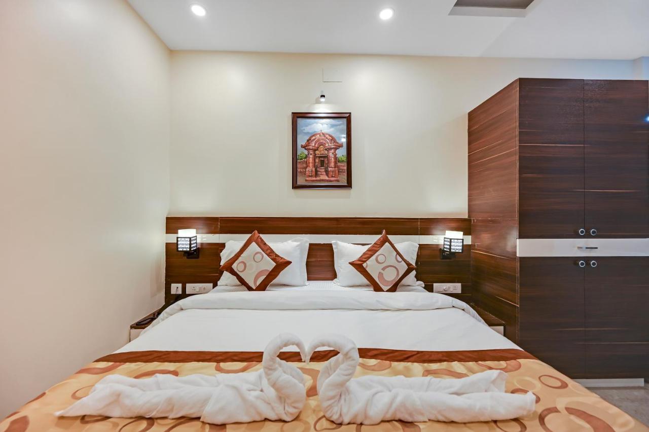 Hotel Sj Pride Bhubaneswar Exteriör bild