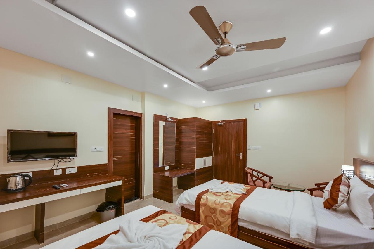 Hotel Sj Pride Bhubaneswar Exteriör bild