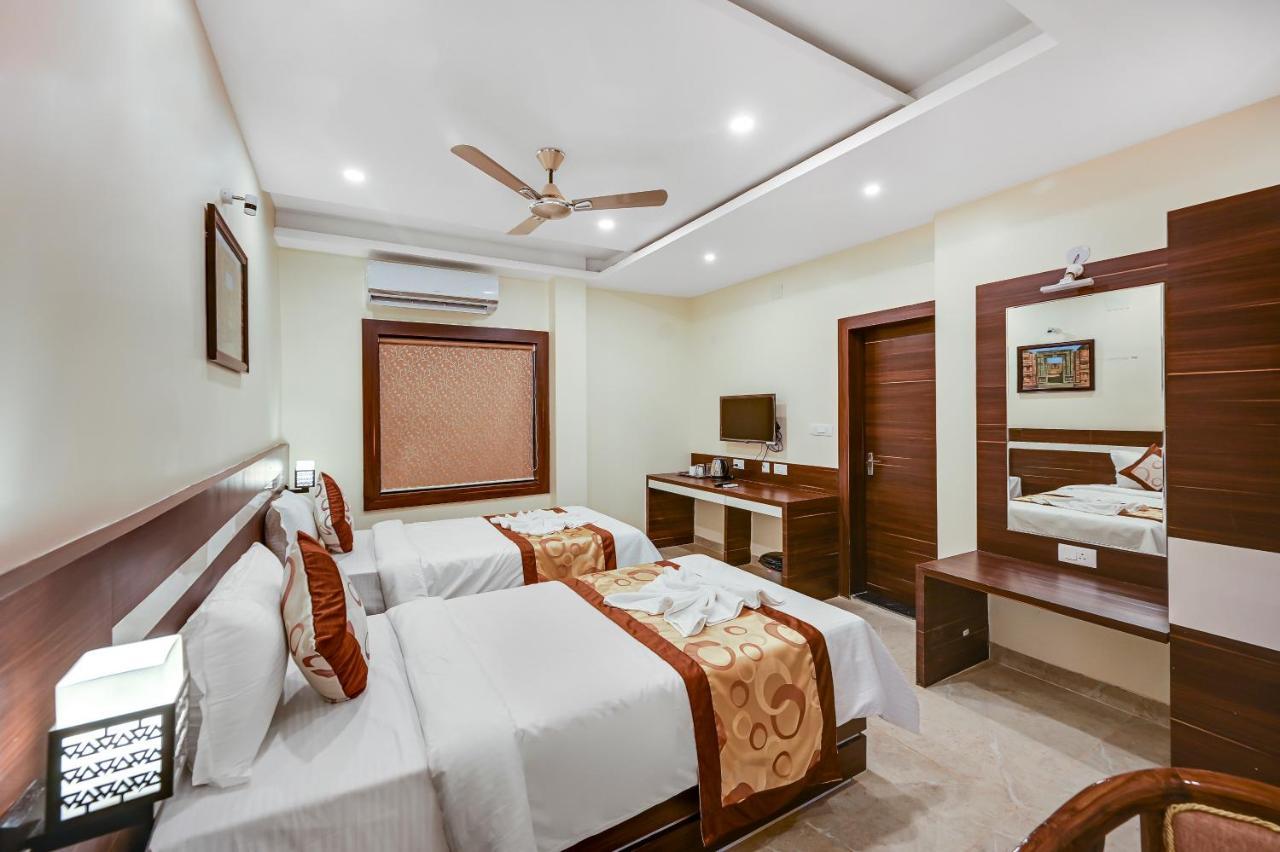 Hotel Sj Pride Bhubaneswar Exteriör bild