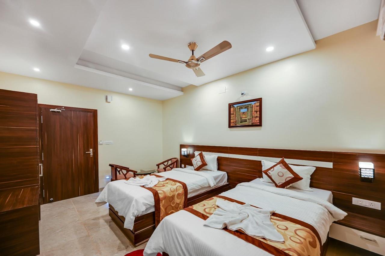 Hotel Sj Pride Bhubaneswar Exteriör bild