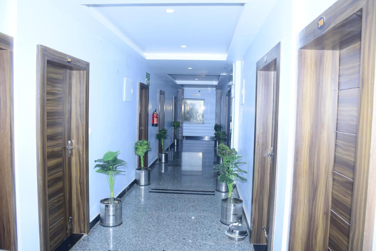 Hotel Sj Pride Bhubaneswar Exteriör bild