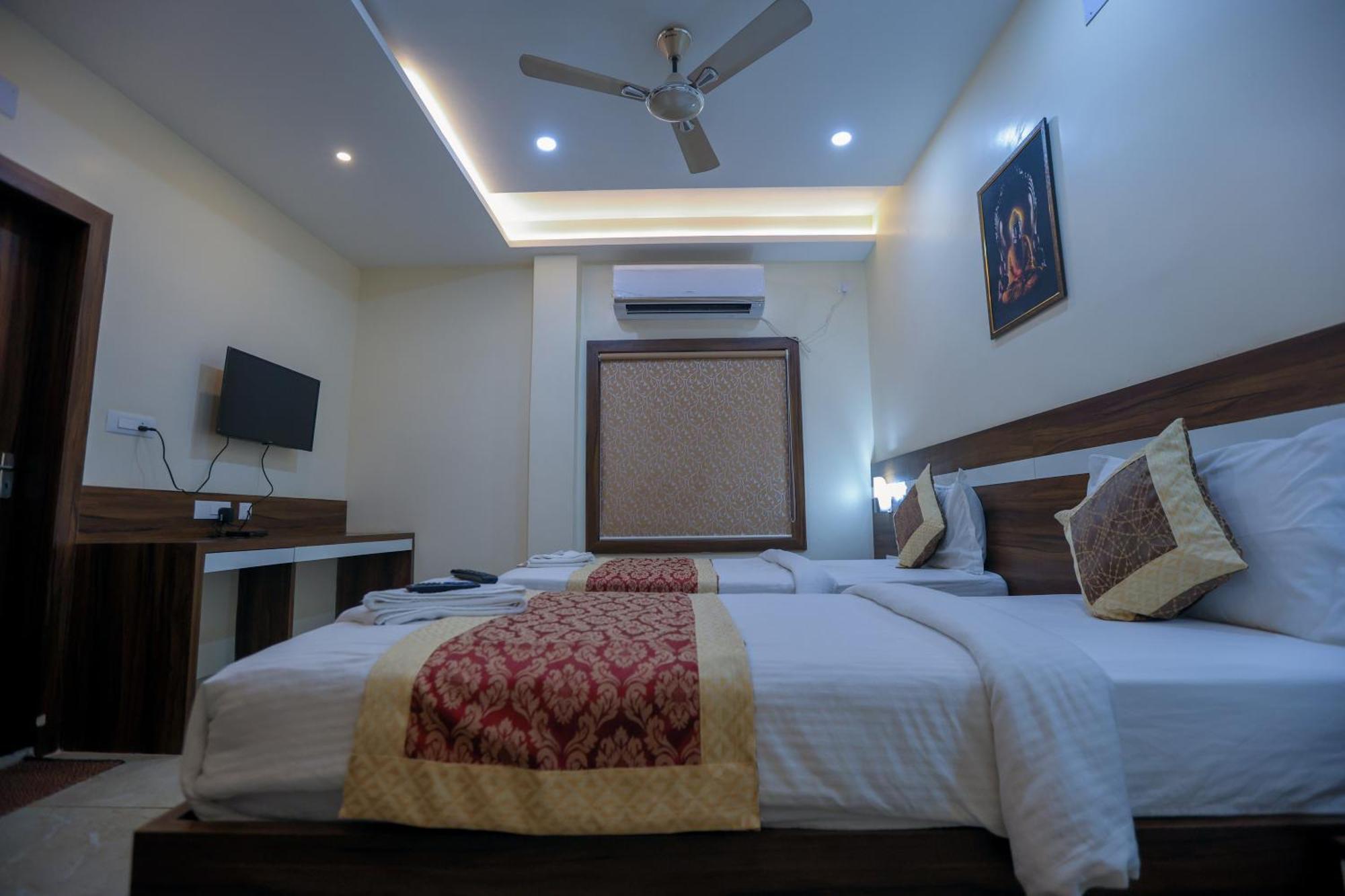 Hotel Sj Pride Bhubaneswar Exteriör bild