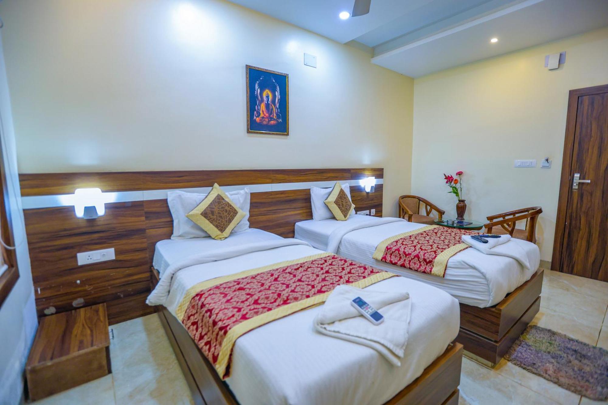Hotel Sj Pride Bhubaneswar Exteriör bild