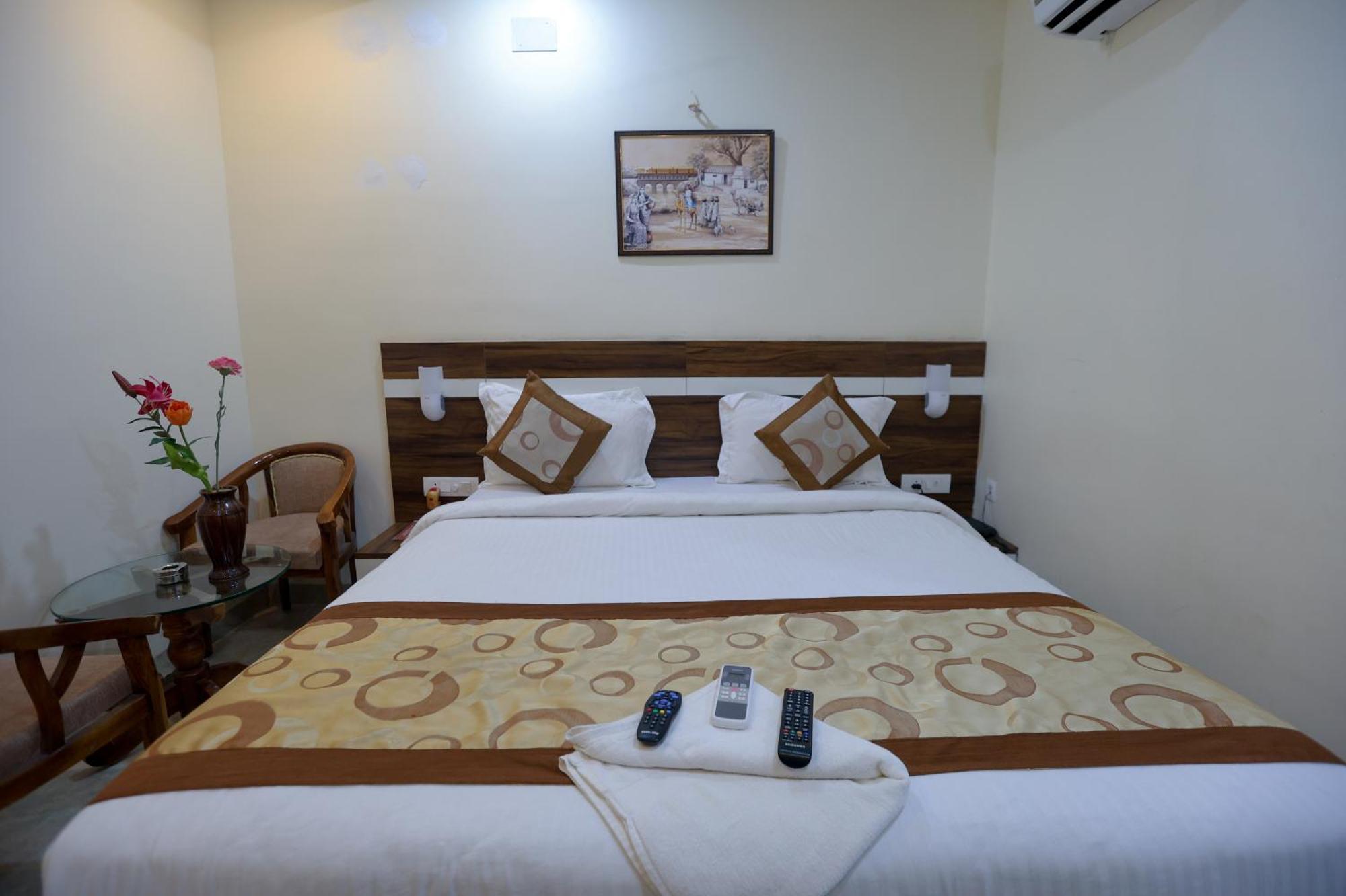 Hotel Sj Pride Bhubaneswar Exteriör bild