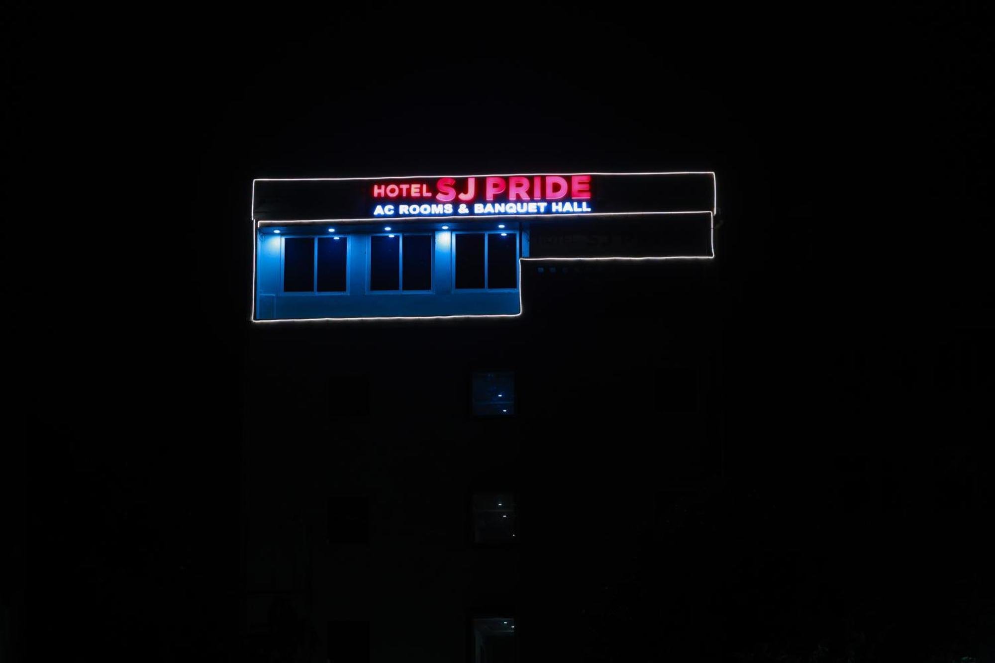 Hotel Sj Pride Bhubaneswar Exteriör bild
