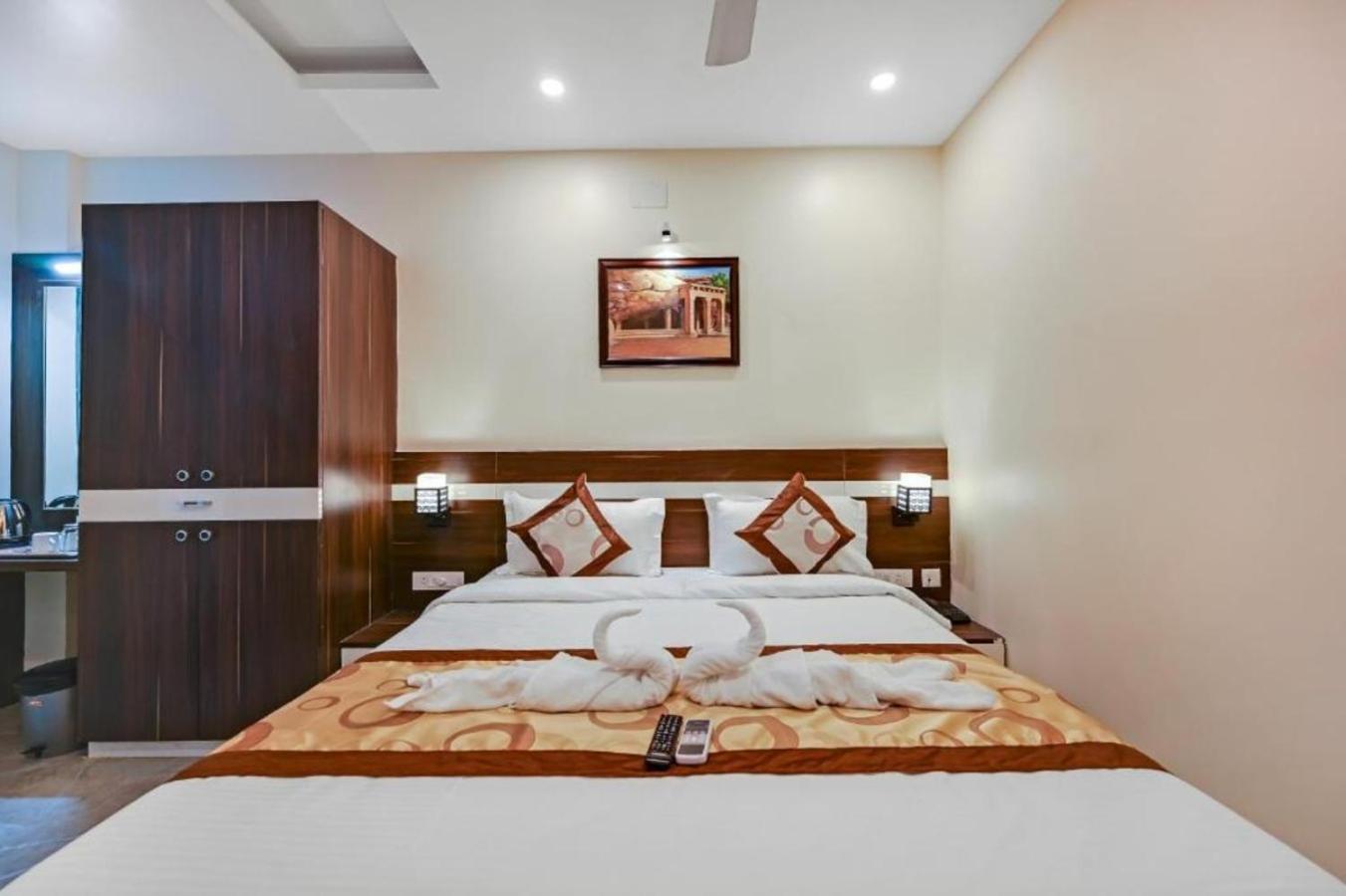 Hotel Sj Pride Bhubaneswar Exteriör bild