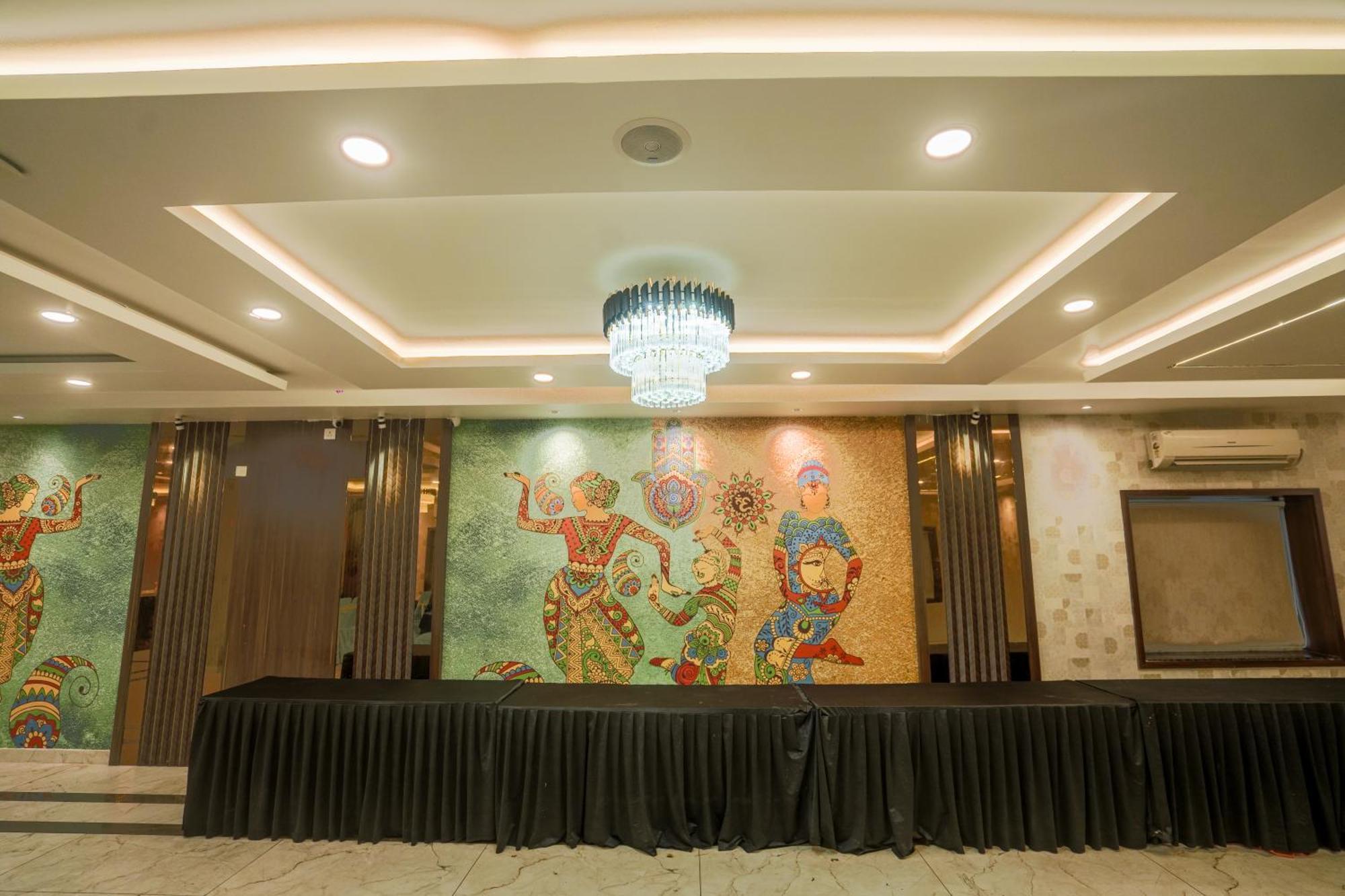 Hotel Sj Pride Bhubaneswar Exteriör bild