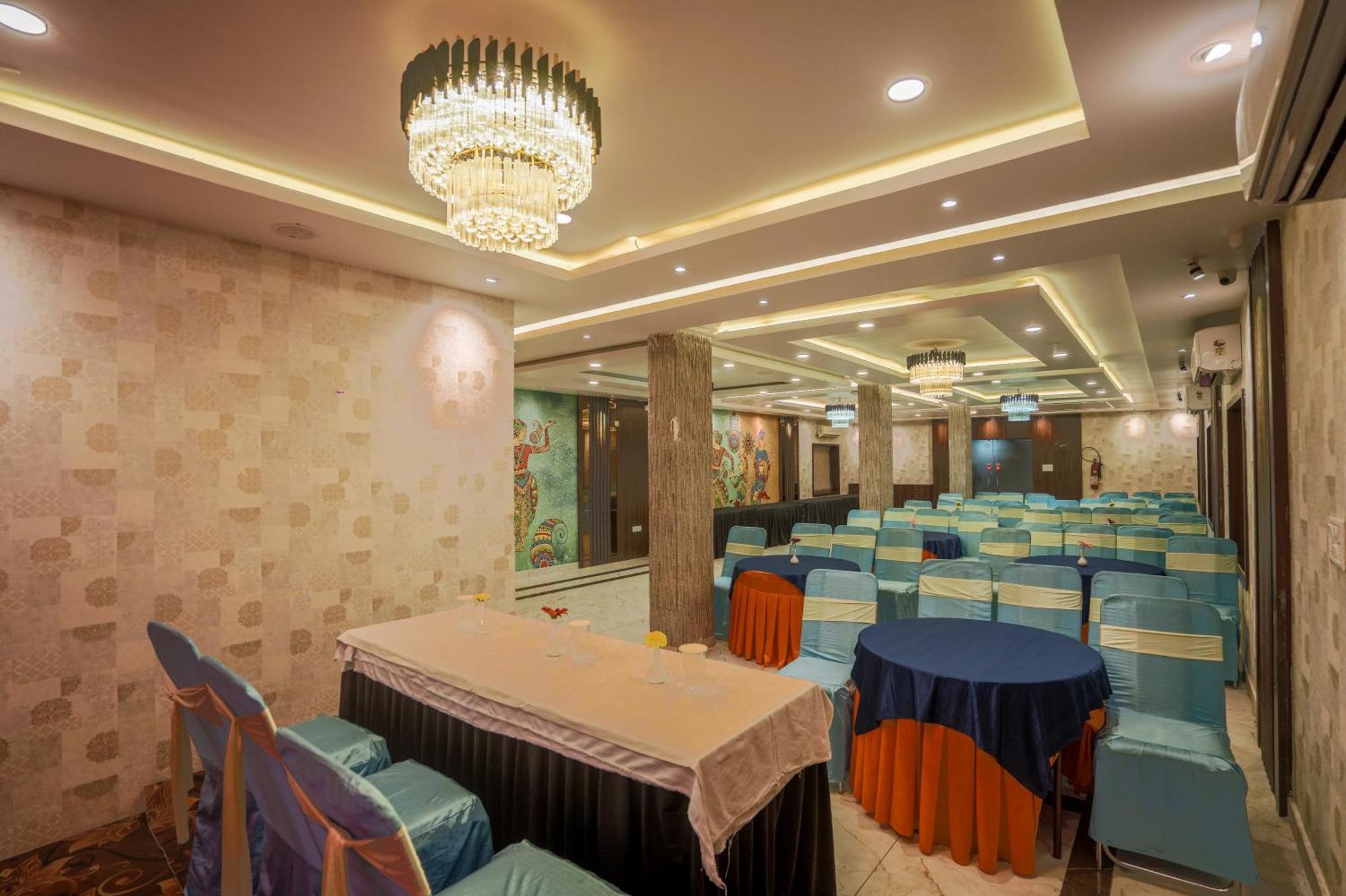 Hotel Sj Pride Bhubaneswar Exteriör bild