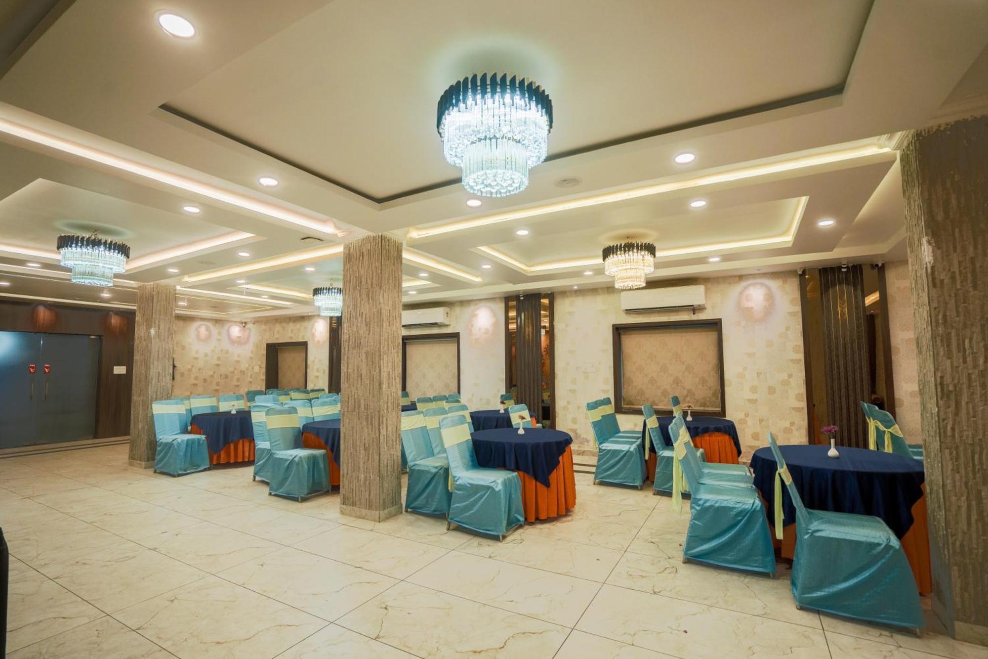 Hotel Sj Pride Bhubaneswar Exteriör bild