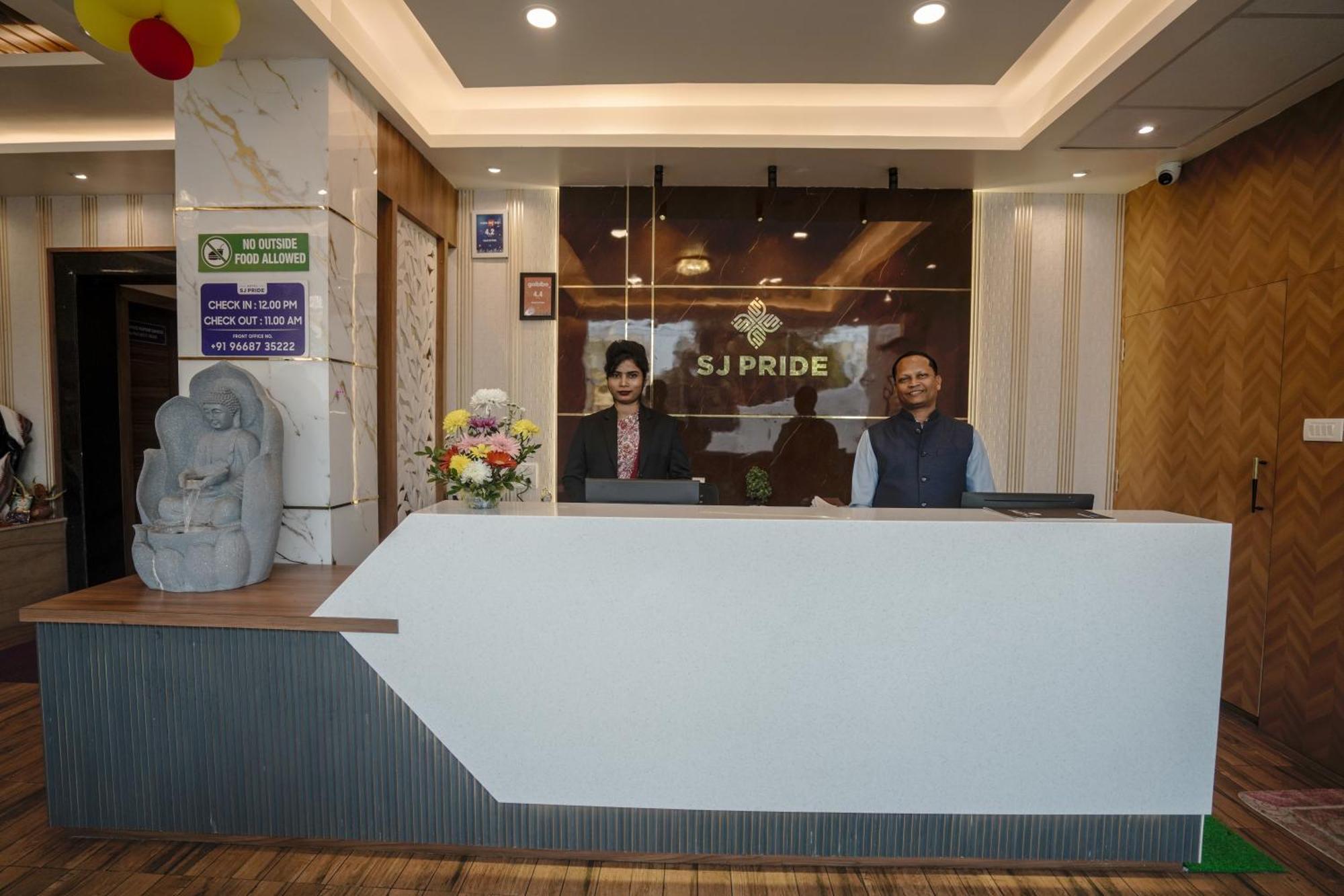 Hotel Sj Pride Bhubaneswar Exteriör bild