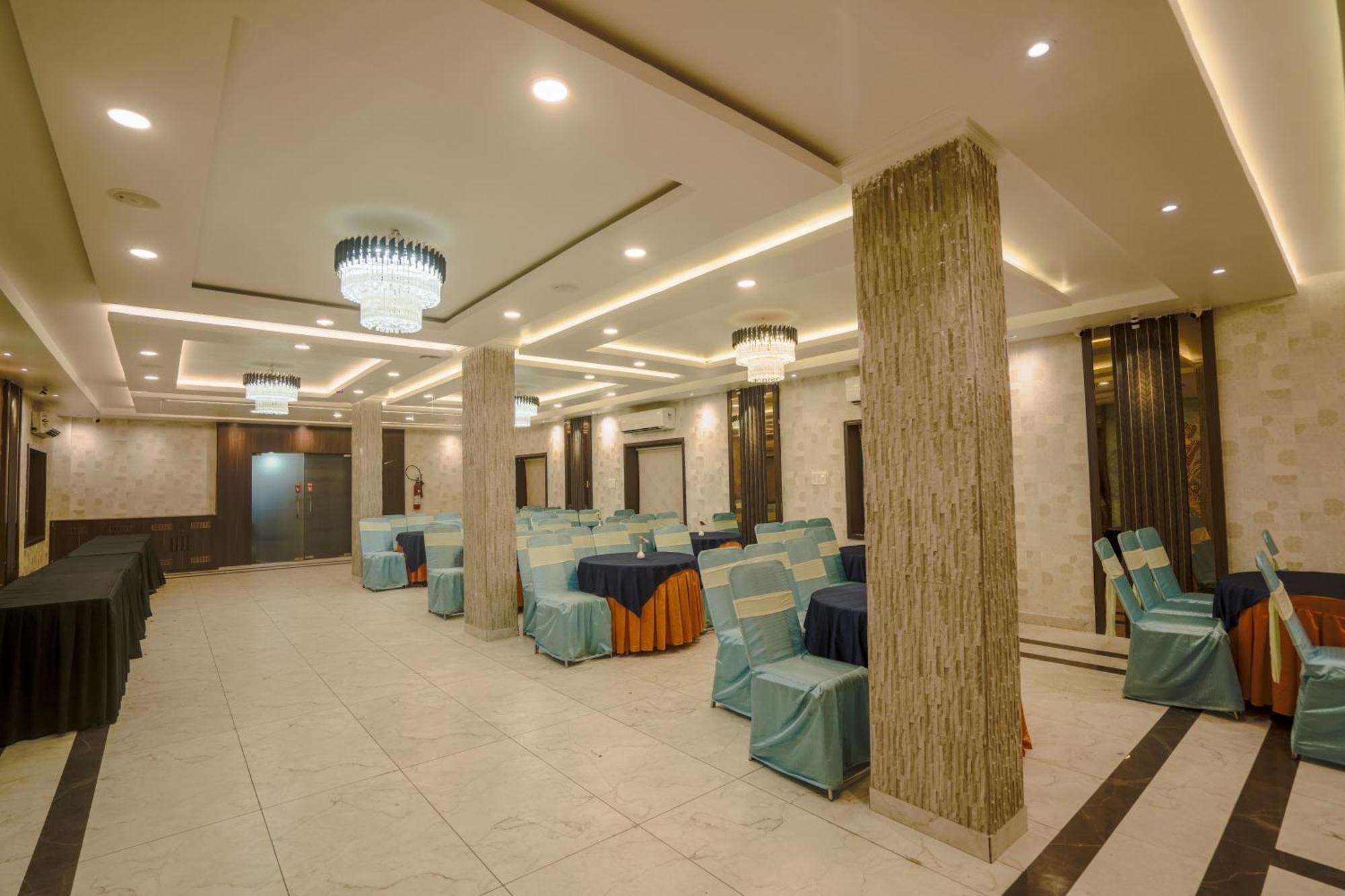 Hotel Sj Pride Bhubaneswar Exteriör bild