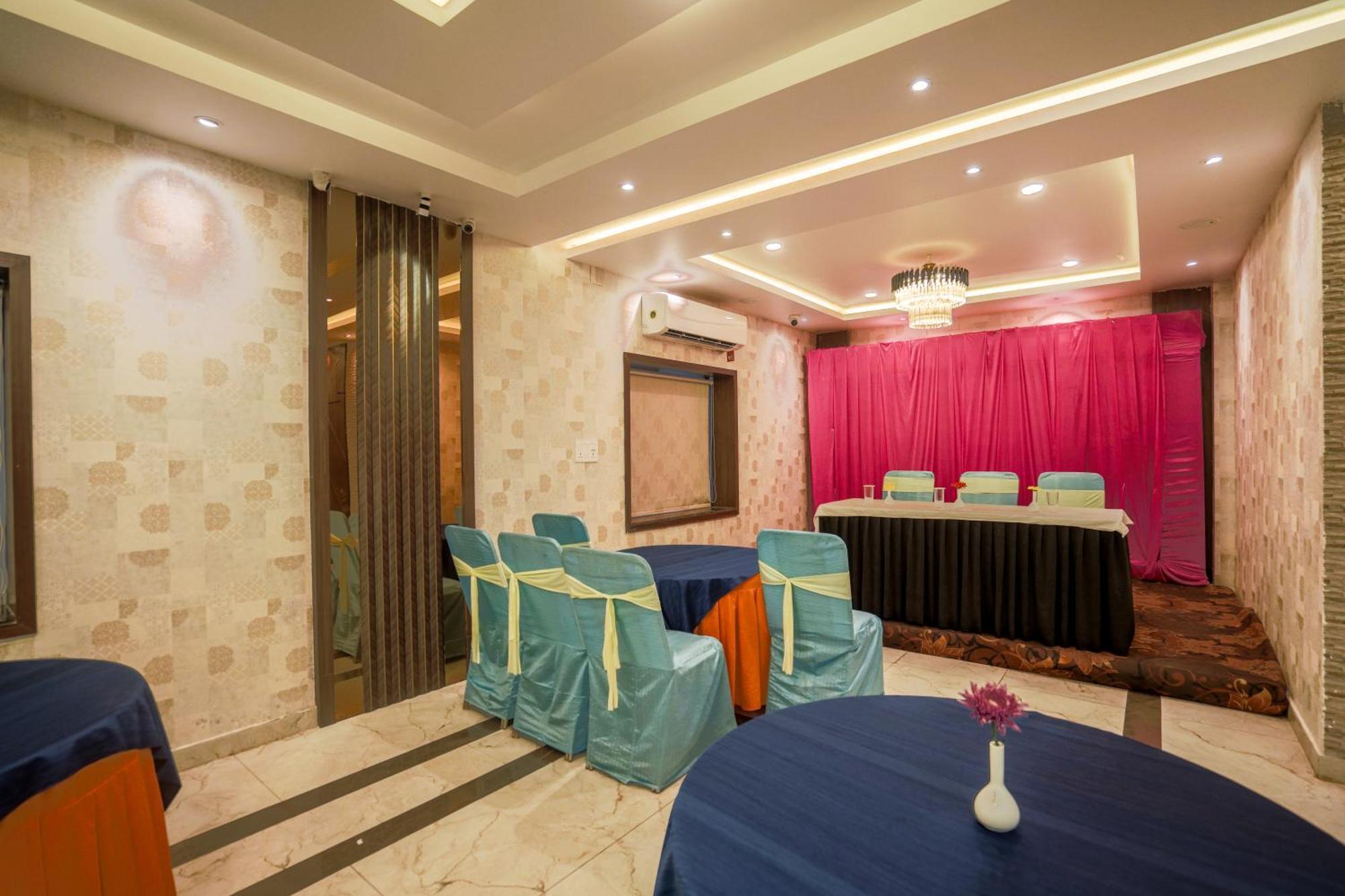 Hotel Sj Pride Bhubaneswar Exteriör bild
